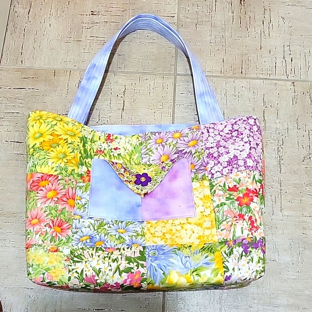 Quilted craft bag. NWOT. Non smoking house